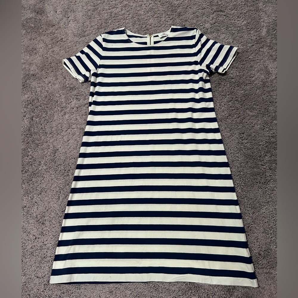 VINEYARD VINES dress. Blue and whjte stripes
